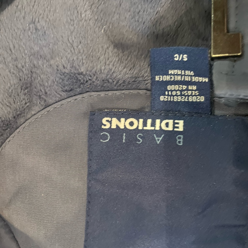 Winter Coat Size Small, Basic Edition - image 4